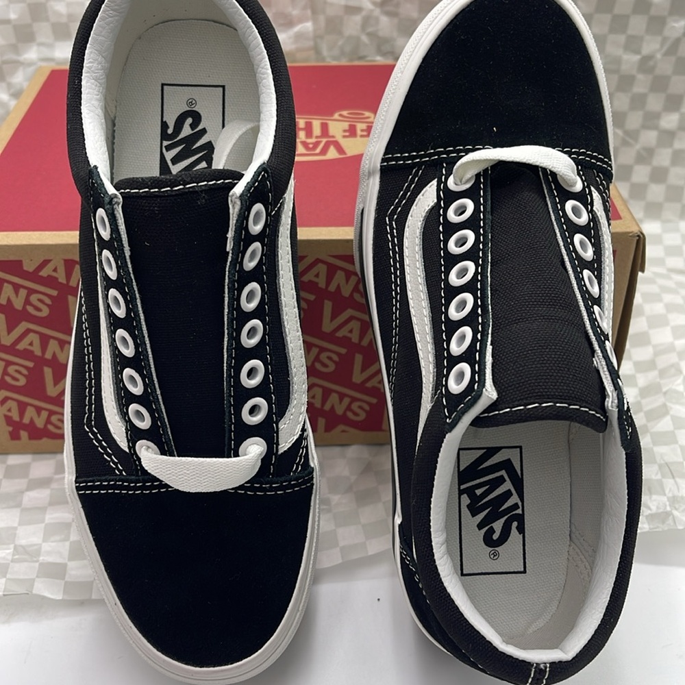 Vans Men’s Platform Sneakers Old Skool Stackform
Smarten Up Black/Wt
VN0009PZBZW - Picture 14 of 16